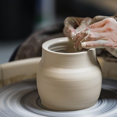 Céramique – Le vase aux colombins