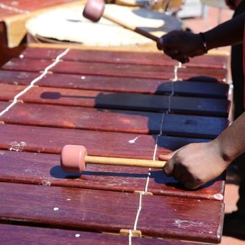 Djembé citoyen et balafon magique