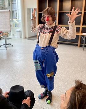 Oser, jouer, se raconter : à la découverte du clown