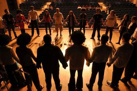 Impro : ateliers croisés enfants-ados-adultes